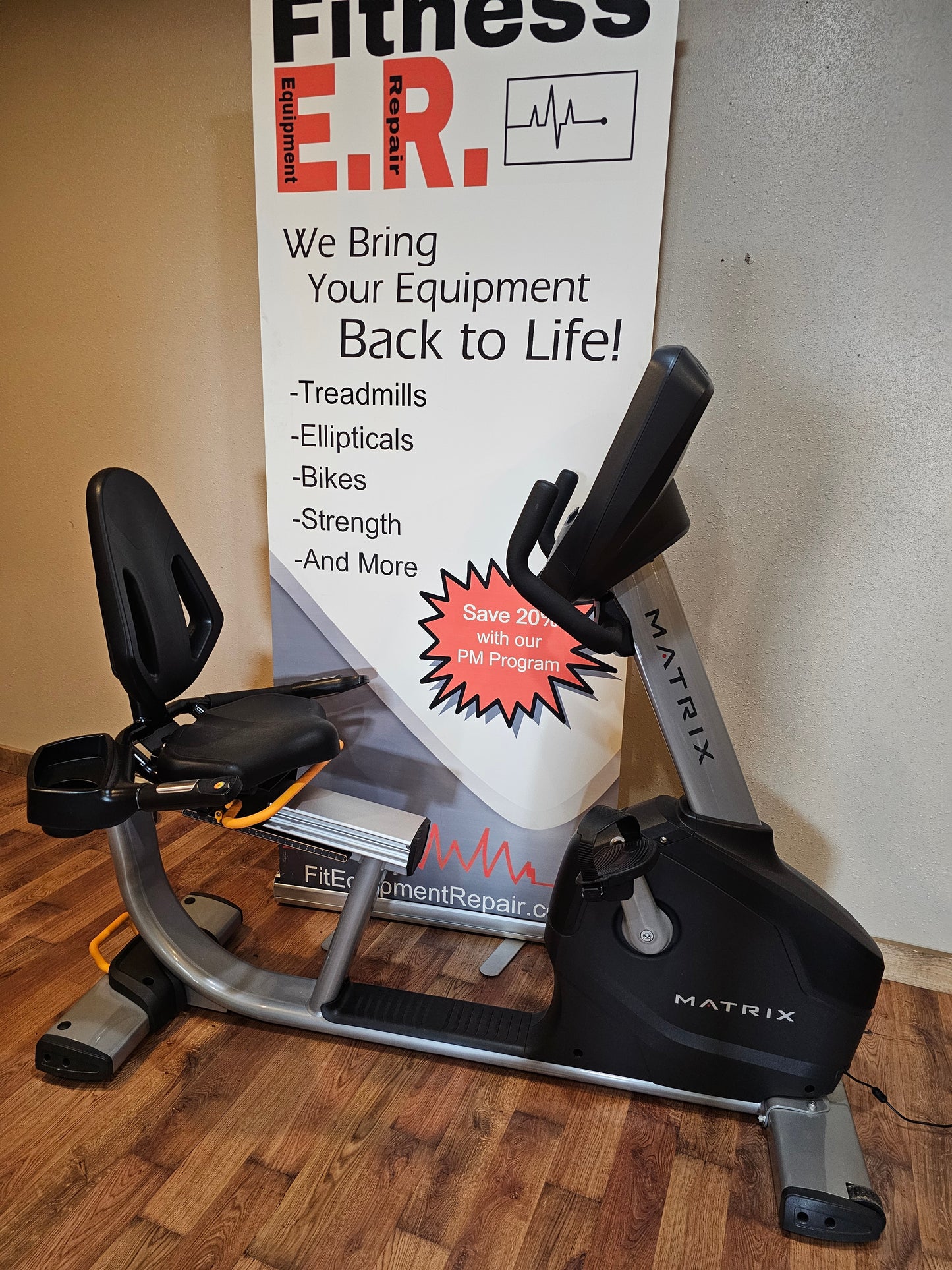 Matrix R1xe Recumbent Bike
