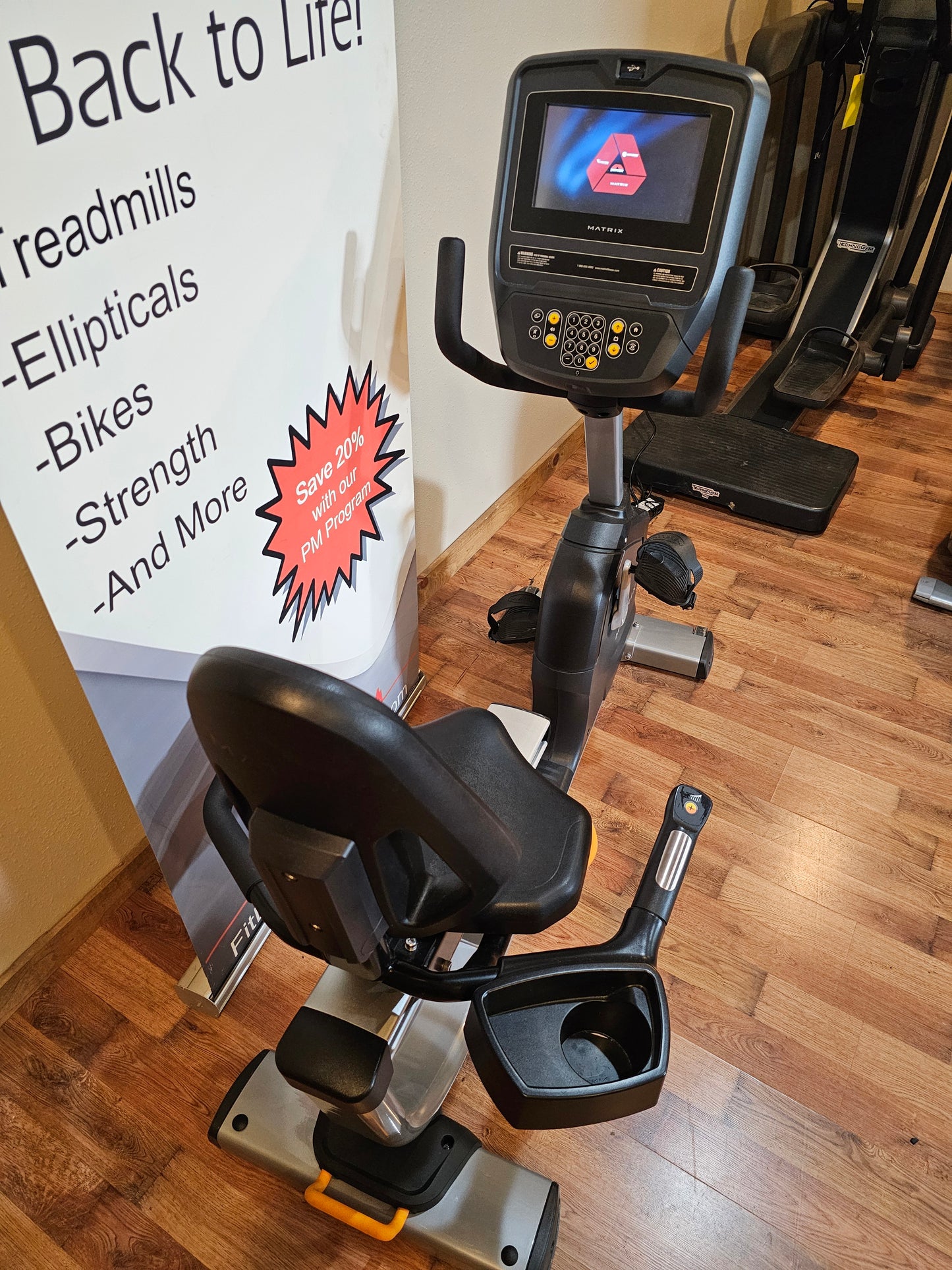 Matrix R1xe Recumbent Bike