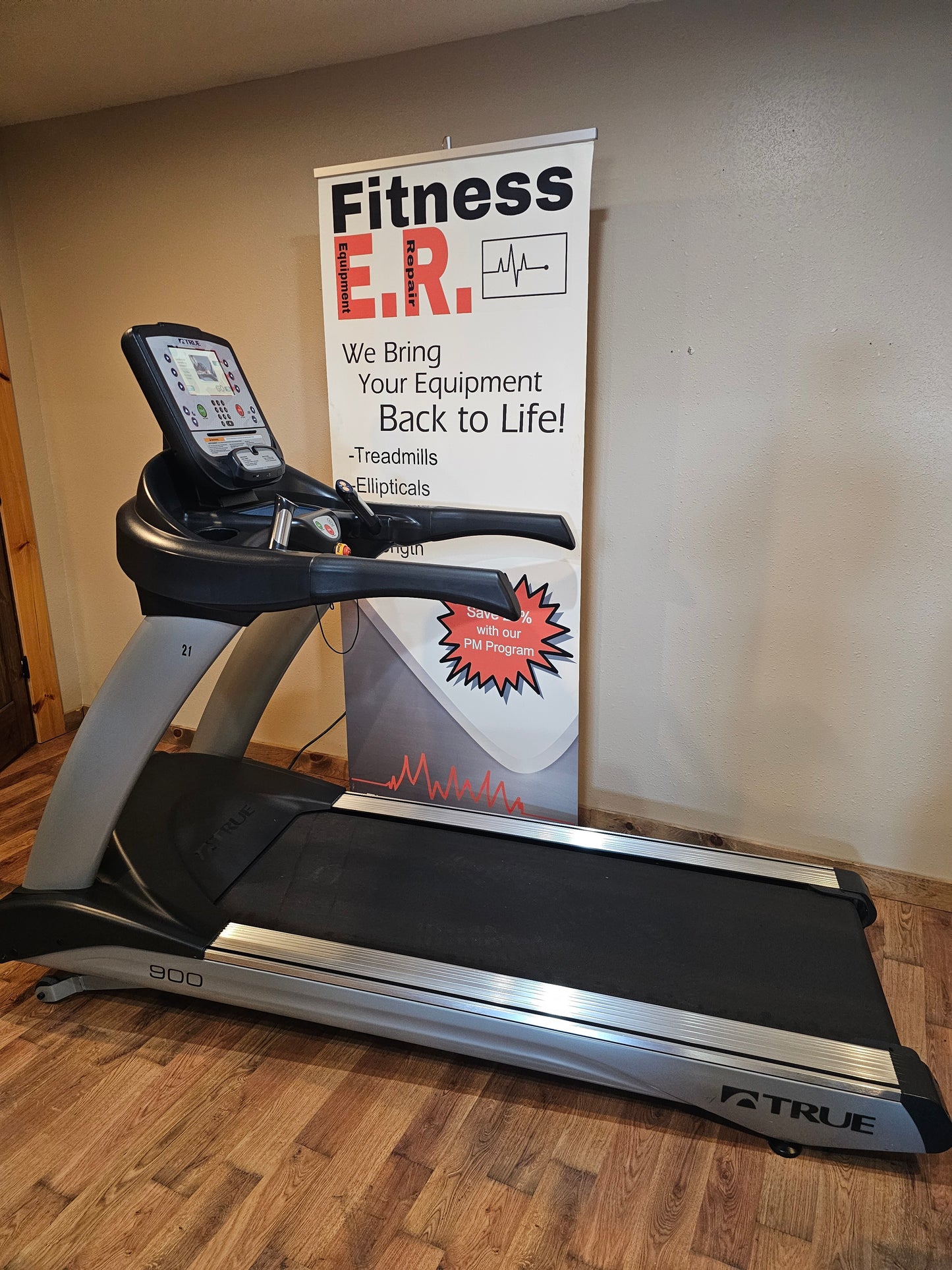 True CS900 Treadmill