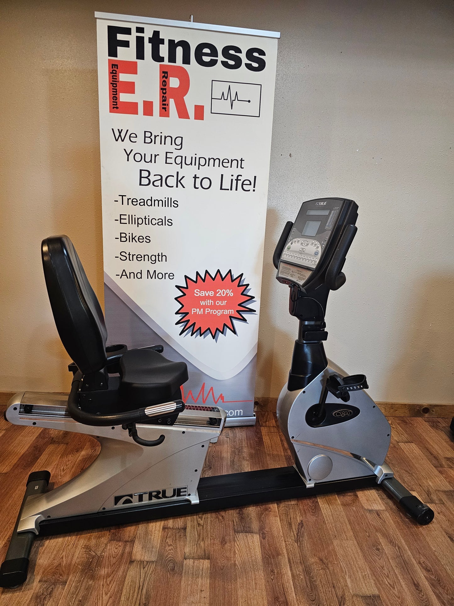 True CS800 Recumbent Bike
