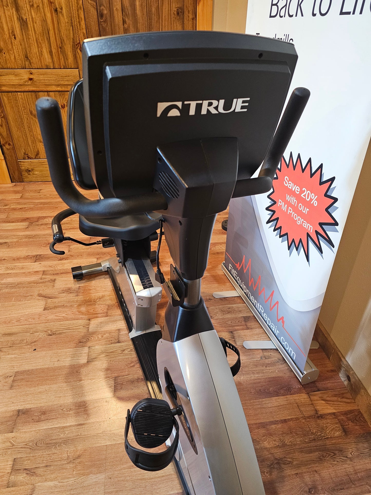 True CS800 Recumbent Bike