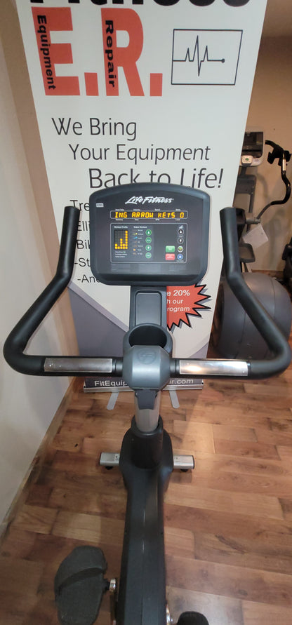 Life Fitness Activate Series Upright Bike