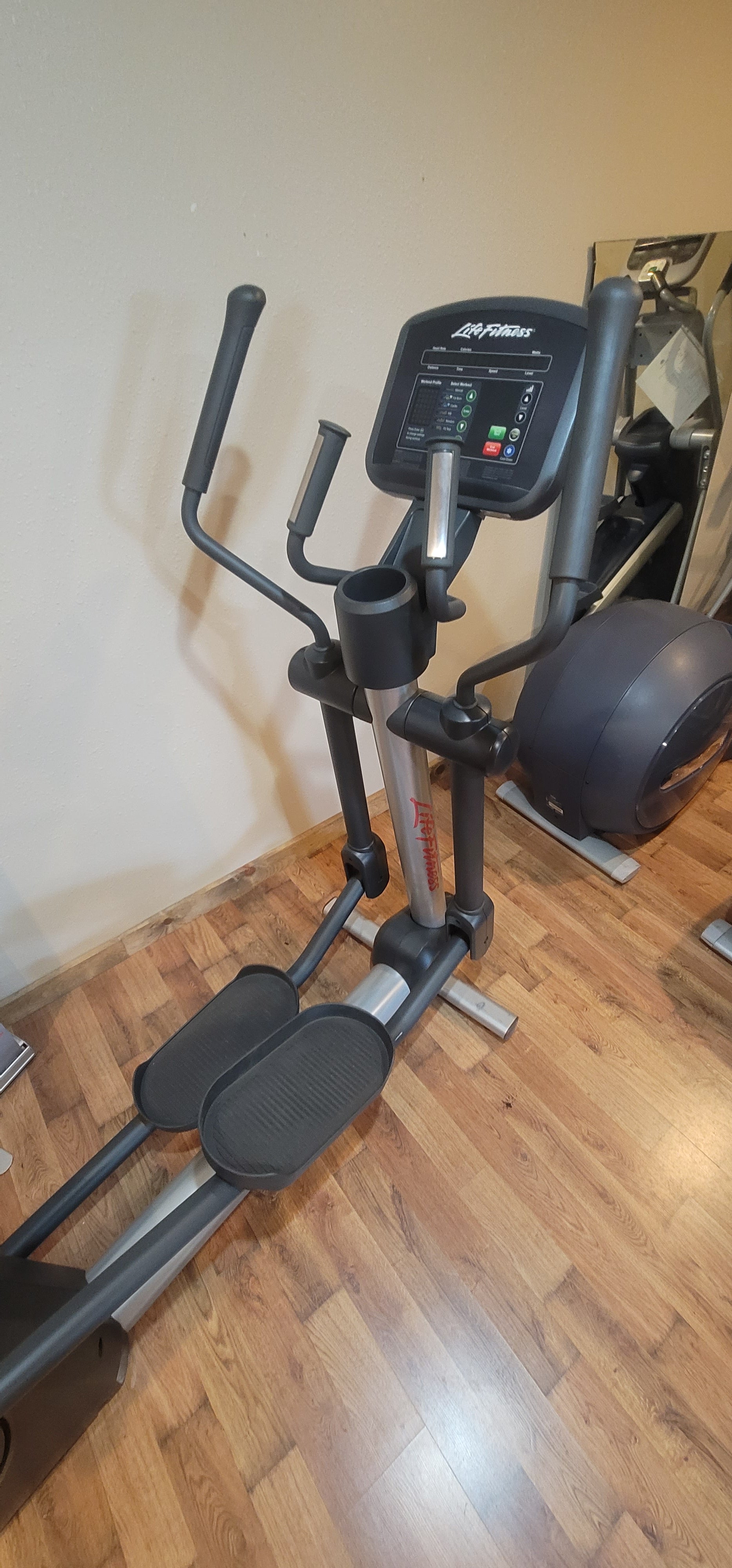 Life fitness discount essential xt4 elliptical