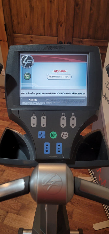 Life Fitness 95ce Upright Bike