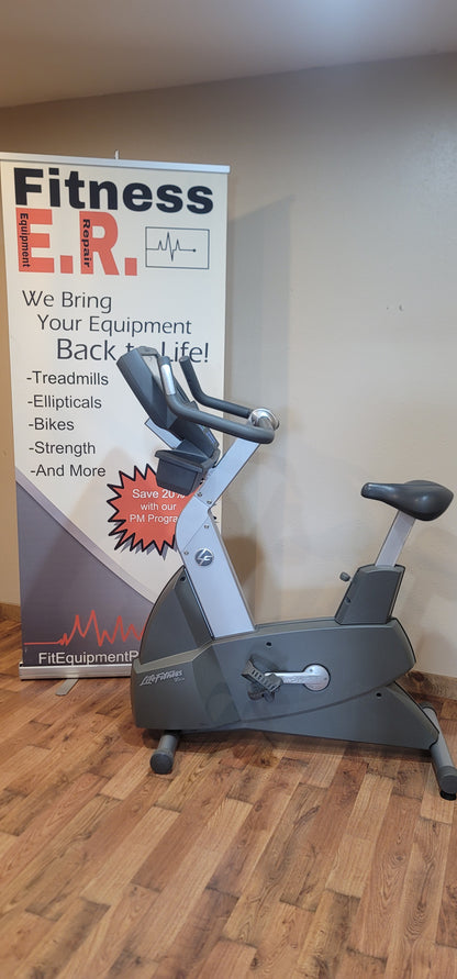 Life Fitness 95ce Upright Bike