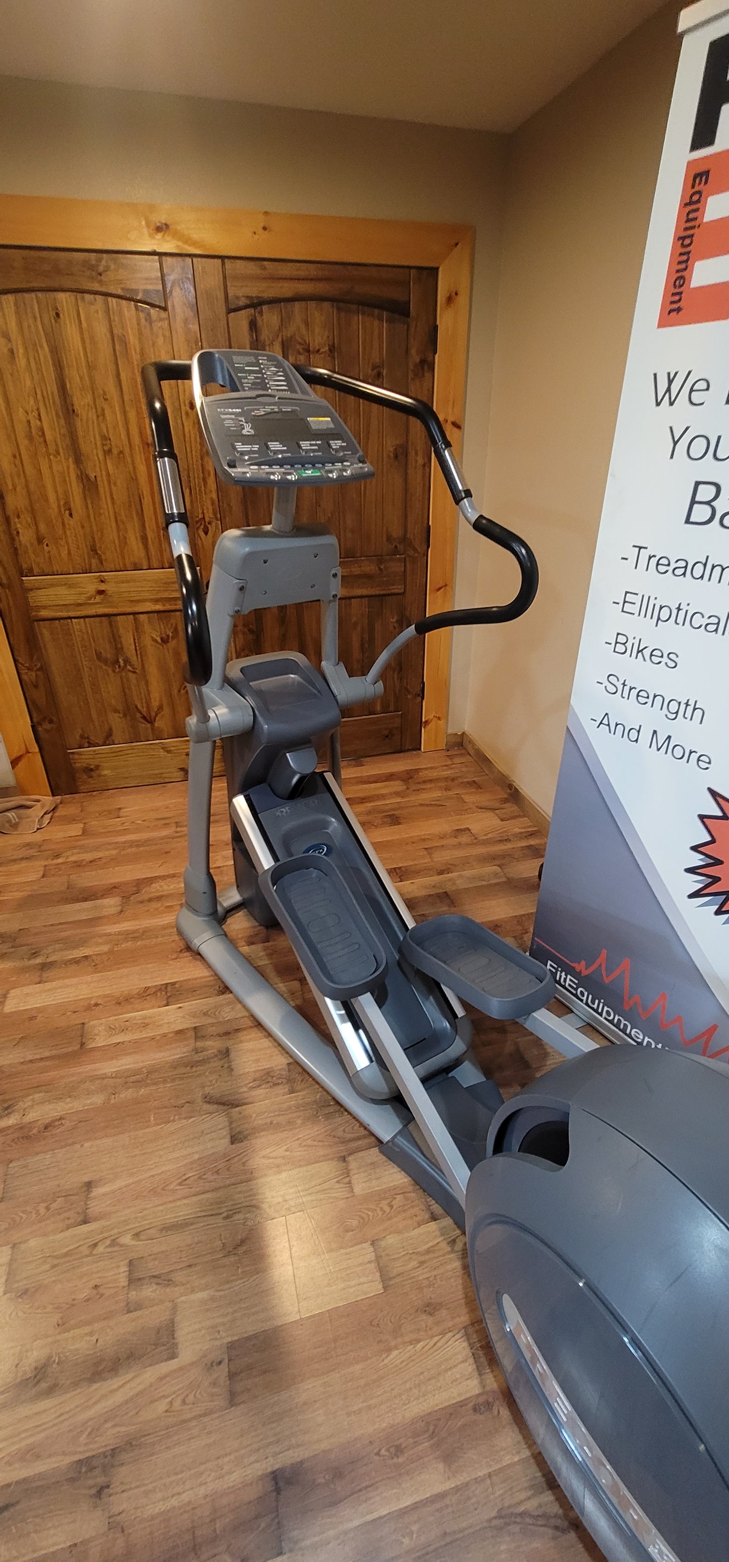 Precor 546i Pre-Experience Elliptical