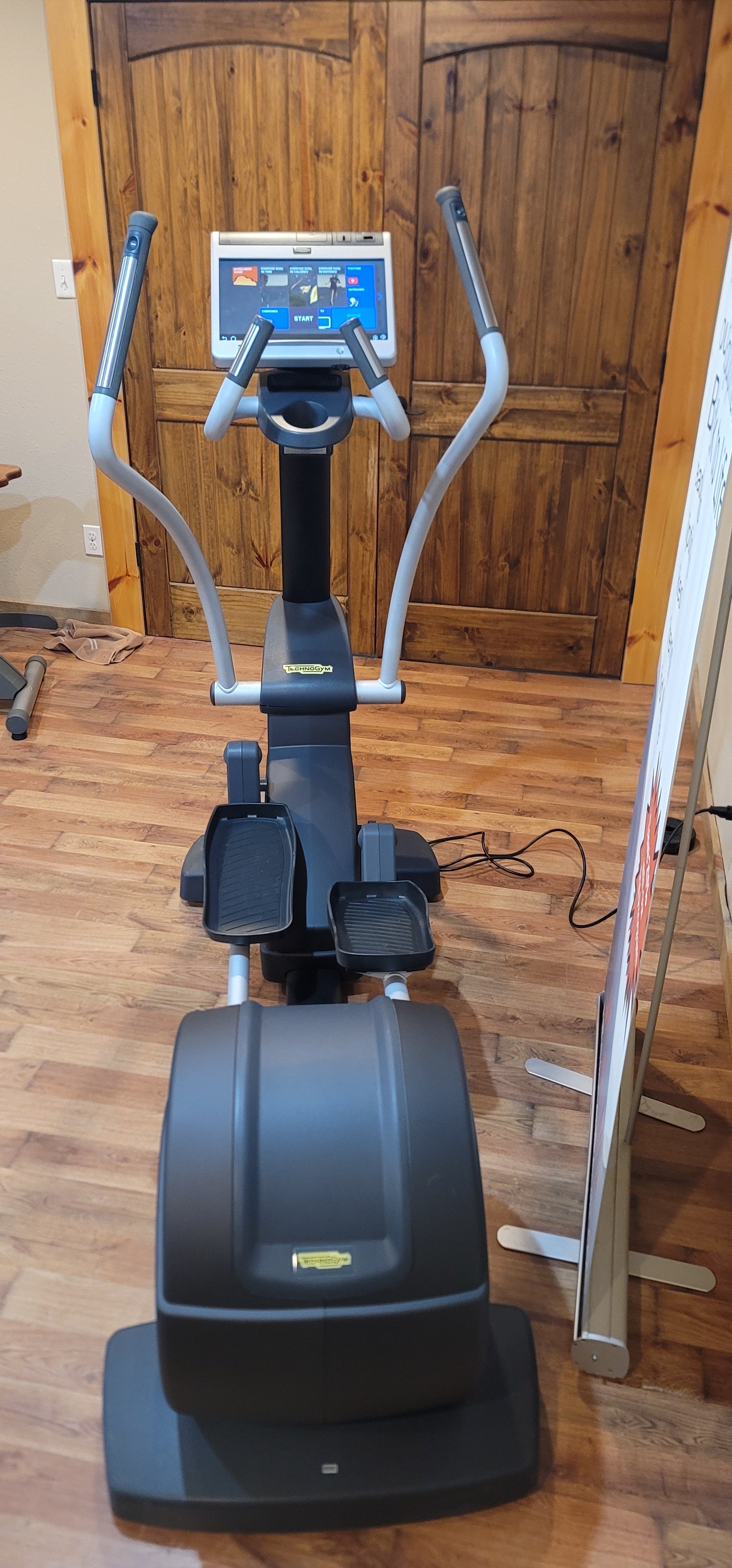 Technogym Synchro Excite 700 elliptical w/ VisioWeb