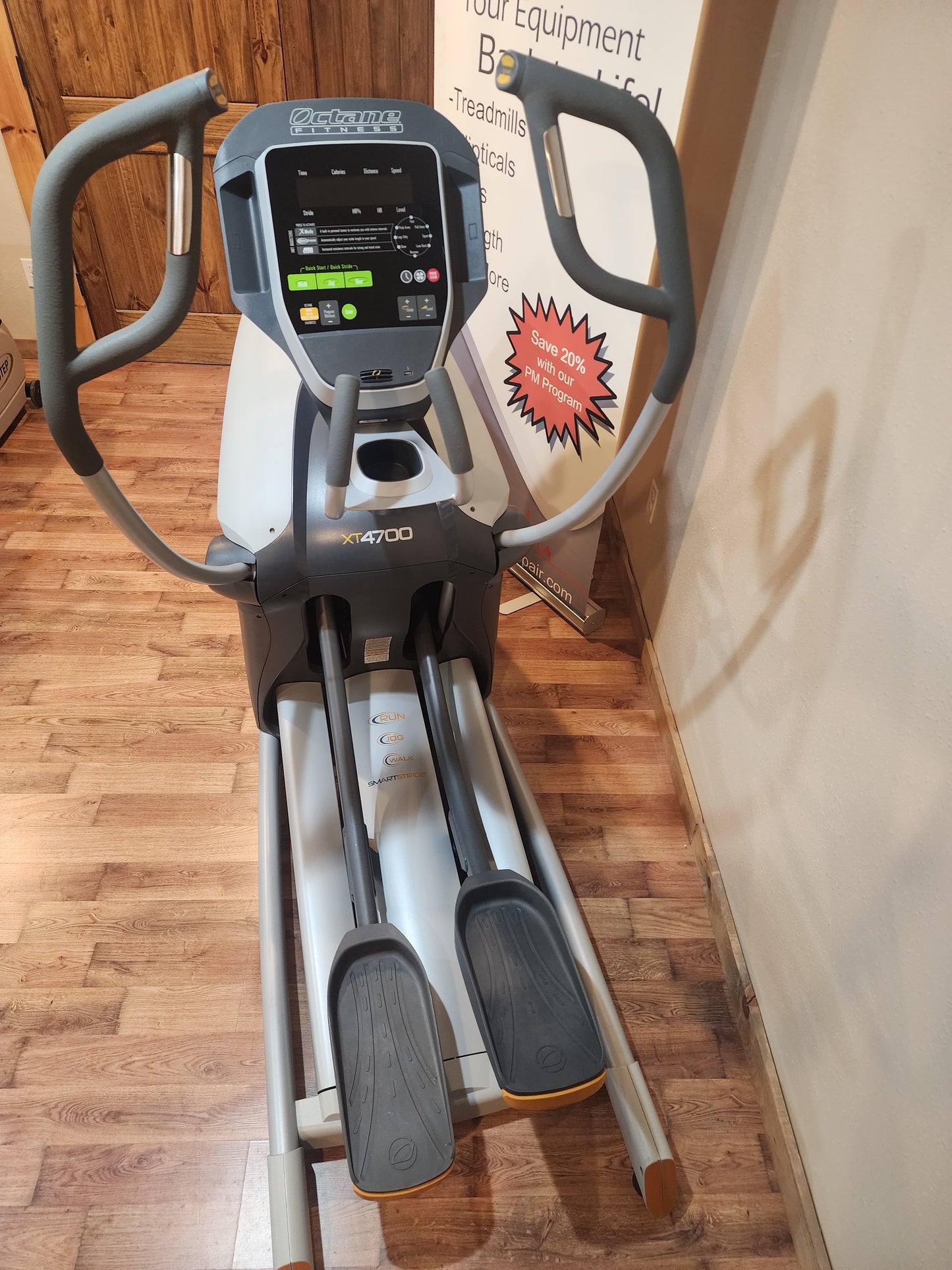 Octane XT4700 Elliptical