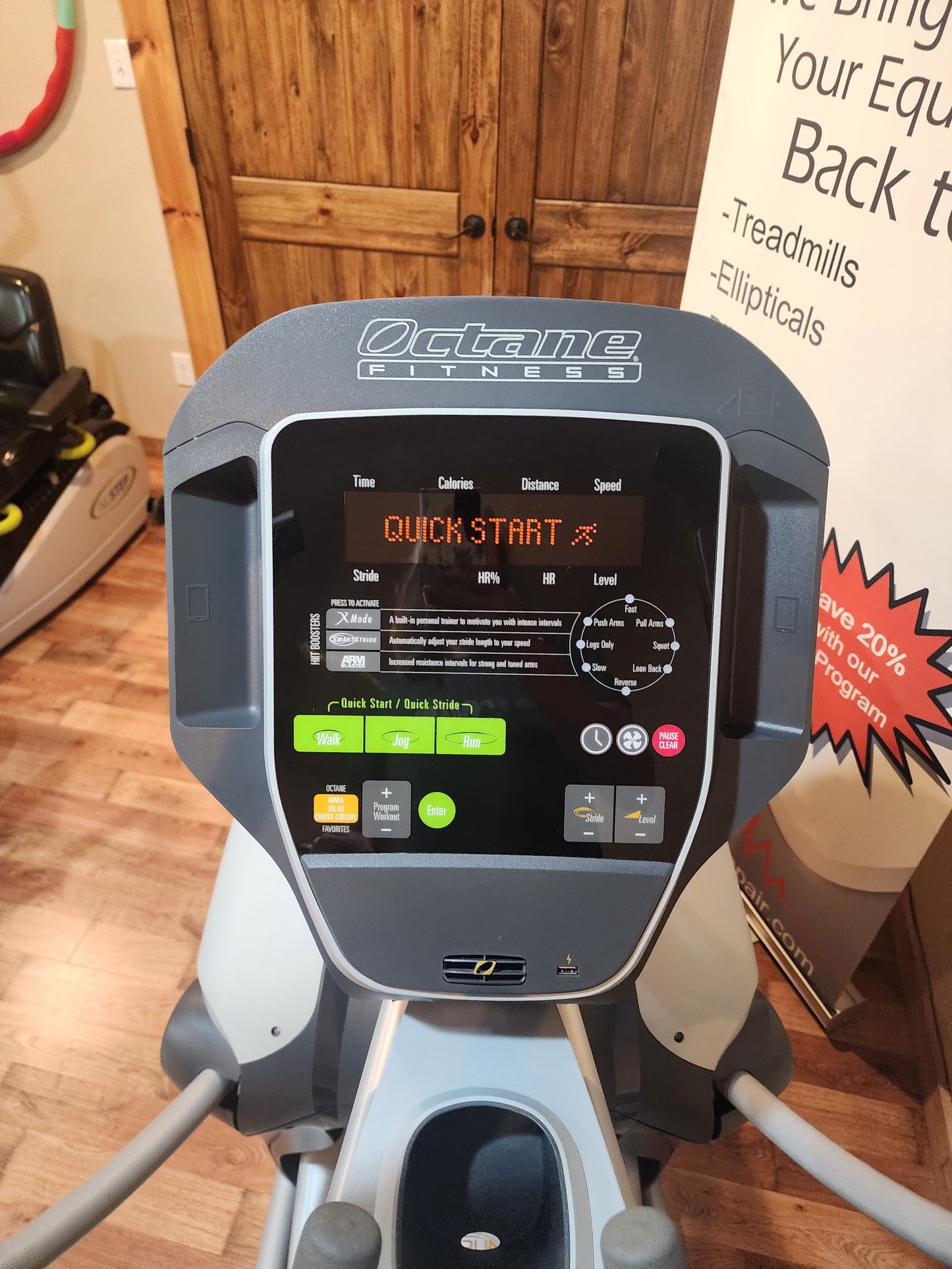 Octane XT4700 Elliptical