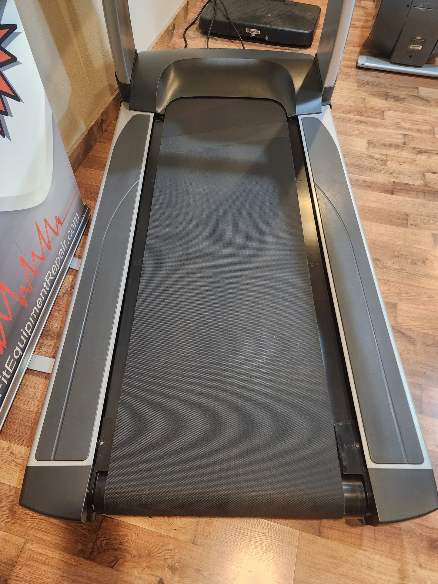 Life Fitness 95T Achieve Treadmill