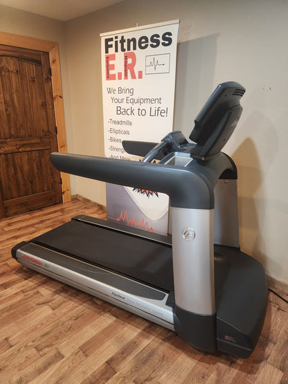 Life Fitness 95T Achieve Treadmill