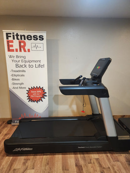 Life Fitness Integrity Series Treadmill