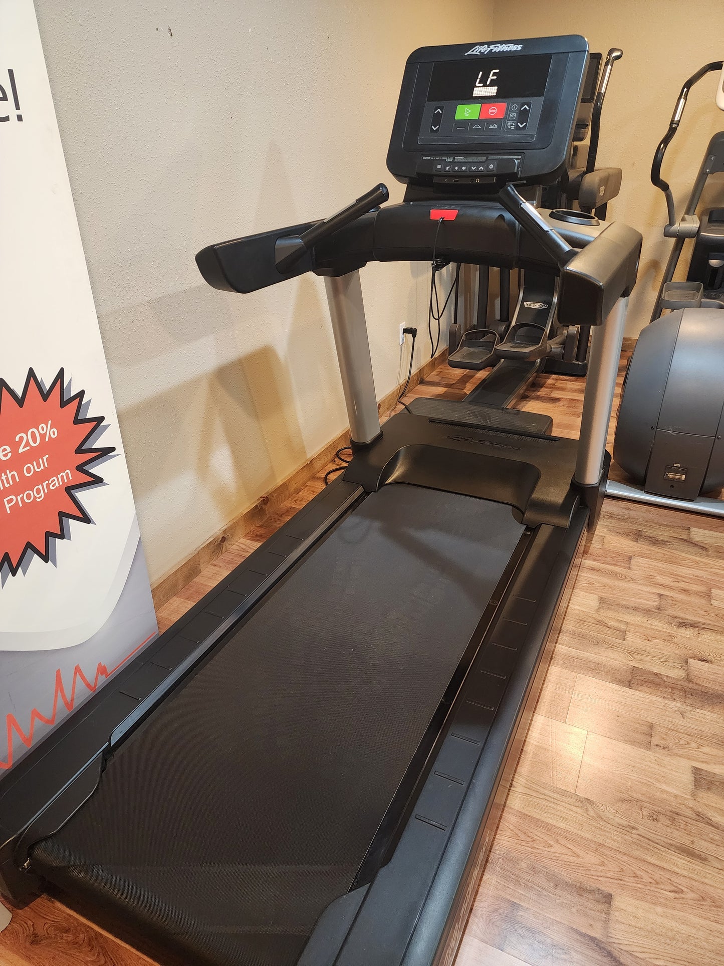 Life Fitness Integrity Series Treadmill