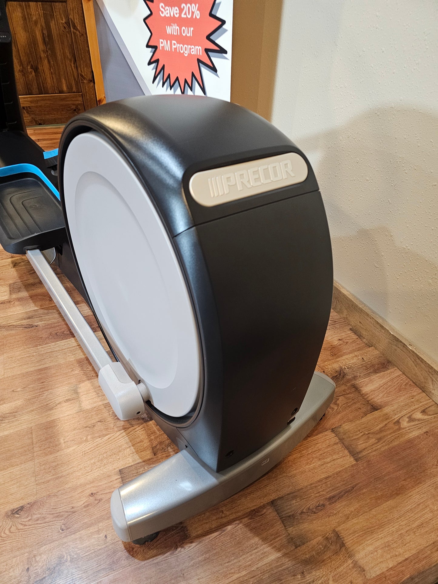 Precor 833 Elliptical