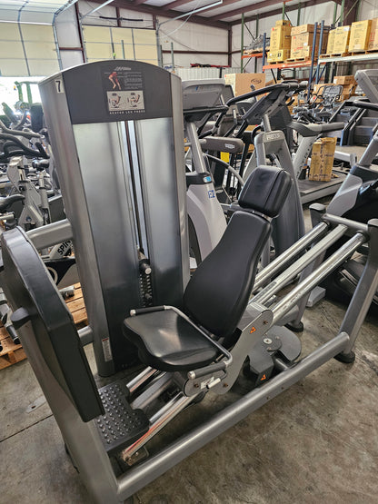 Life Fitness Seated Leg Press