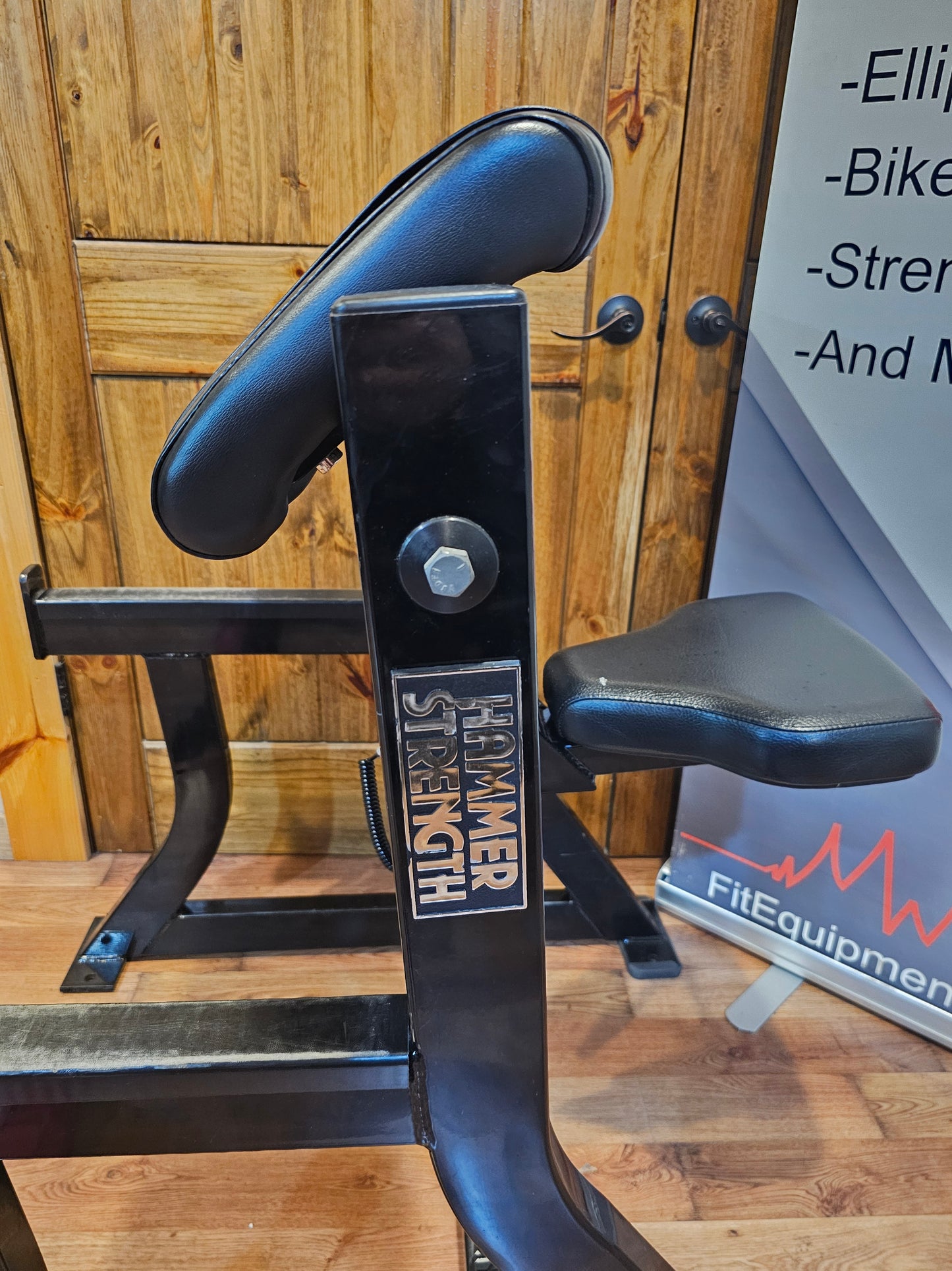 Hammer Strength Preacher Curl Bench