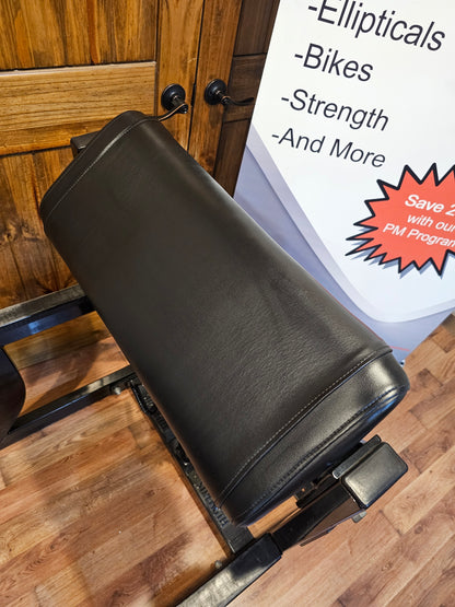 Hammer Strength Preacher Curl Bench