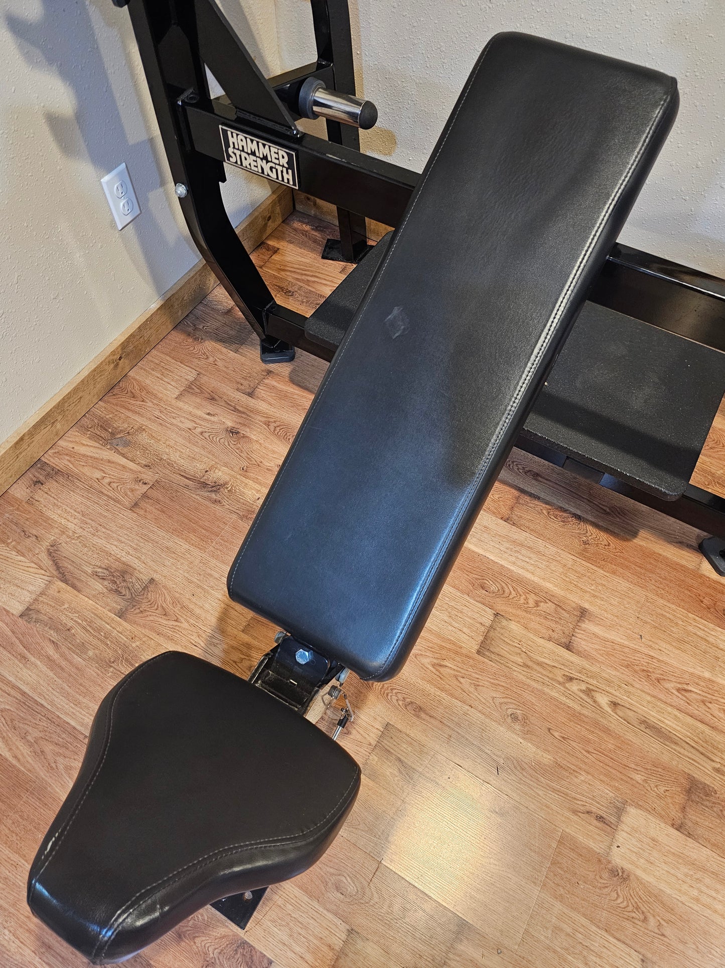 Hammer Strength Incline Olympic Bench