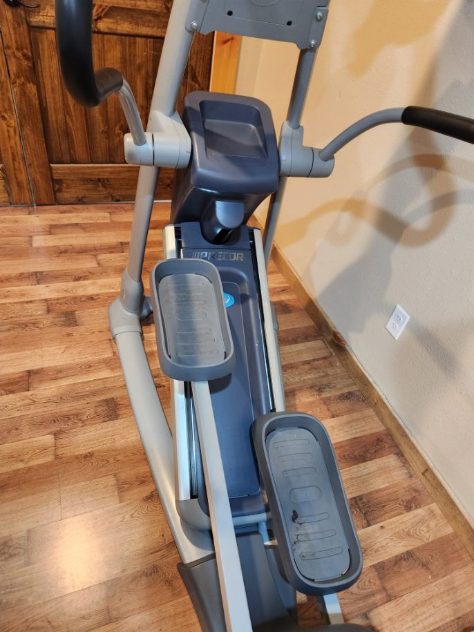 Precor 546i Elliptical